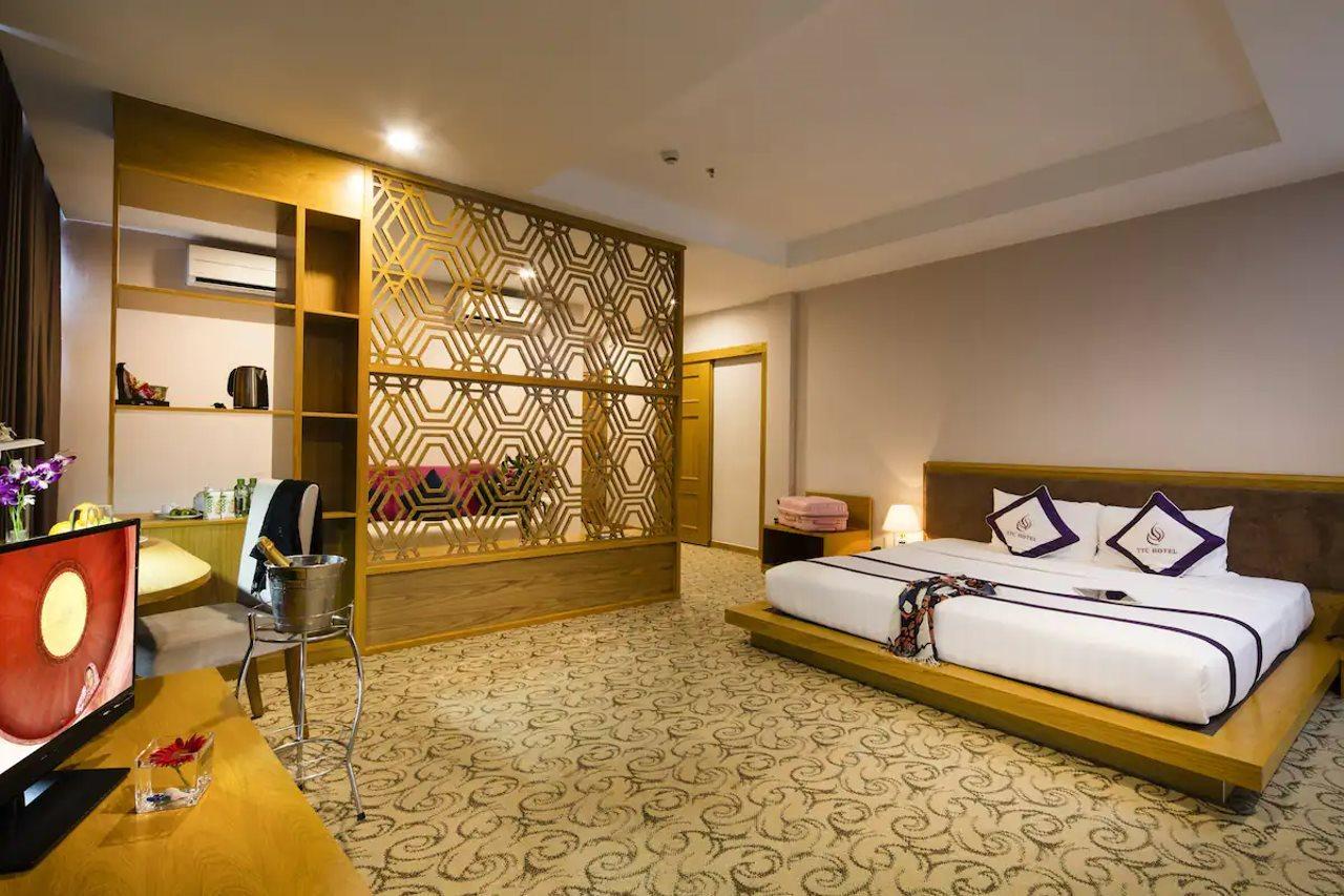 รงแรมทีทีซี ดีลักซ์ แอร์พอร์ต Hotel โฮจิมินห์ซิตี้ ภายนอก รูปภาพ