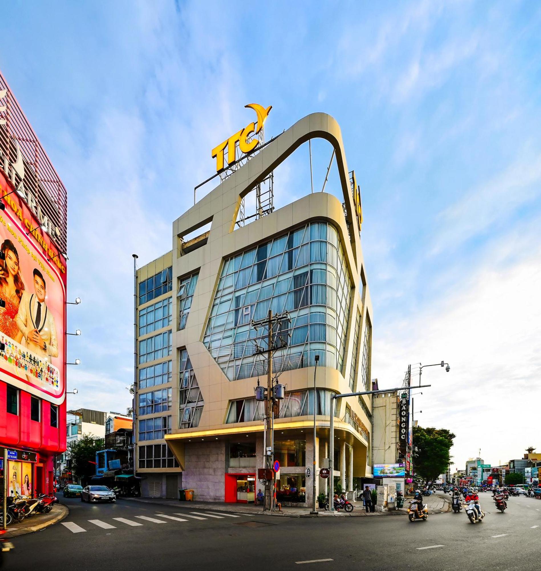 รงแรมทีทีซี ดีลักซ์ แอร์พอร์ต Hotel โฮจิมินห์ซิตี้ ภายนอก รูปภาพ