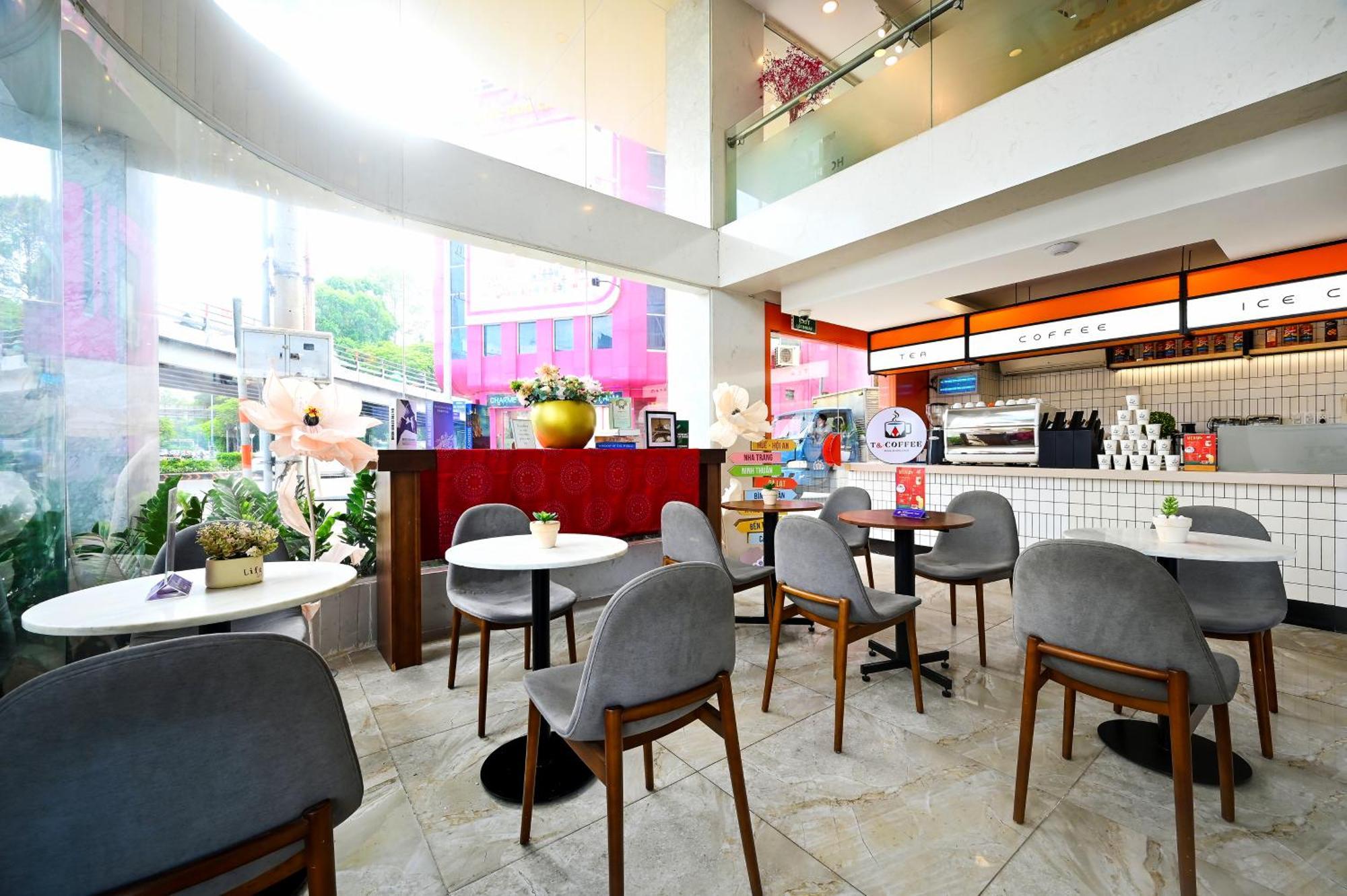 รงแรมทีทีซี ดีลักซ์ แอร์พอร์ต Hotel โฮจิมินห์ซิตี้ ภายนอก รูปภาพ